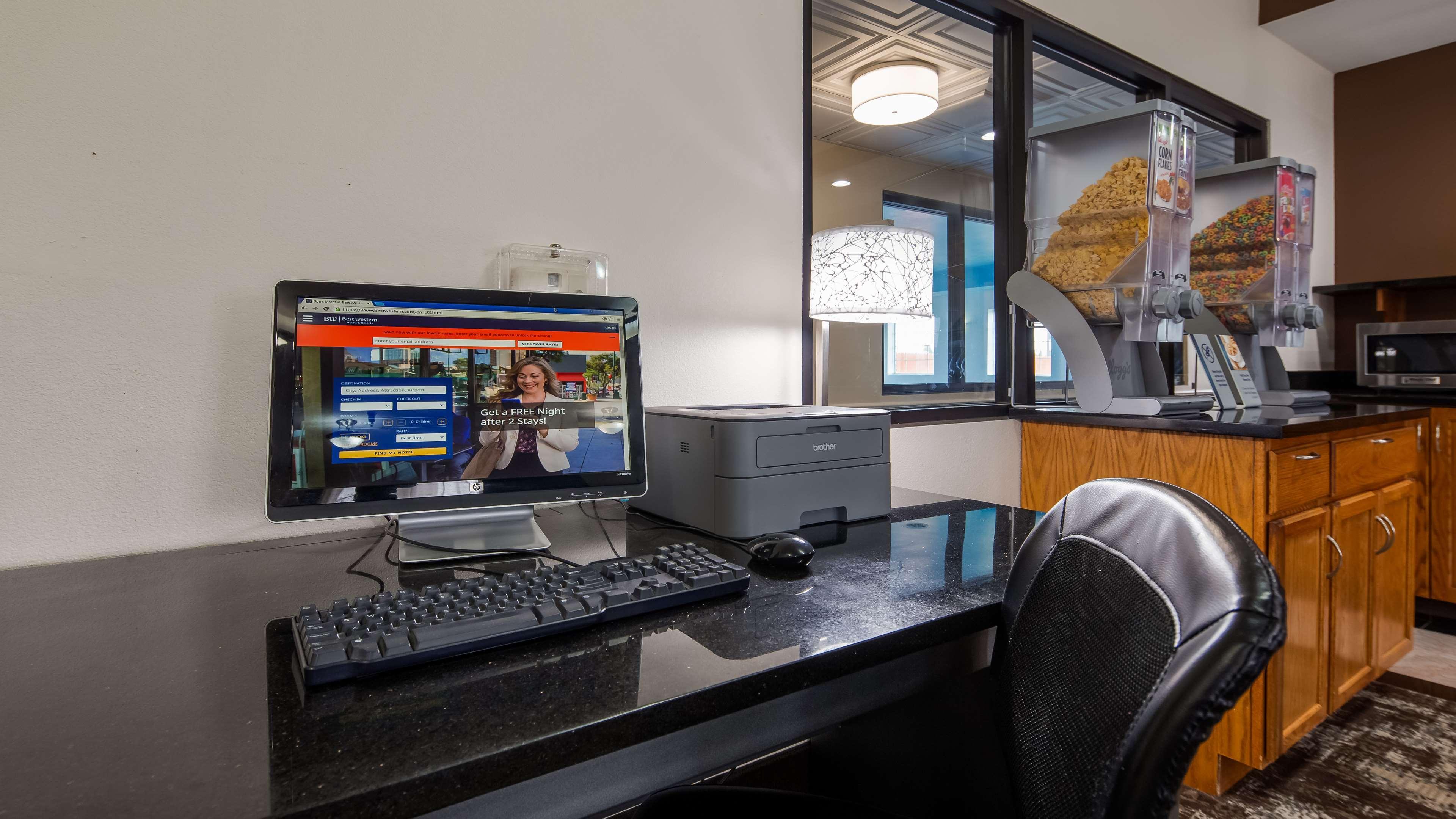 Best Western Plus Wakeeney Inn & Suites Exterior foto